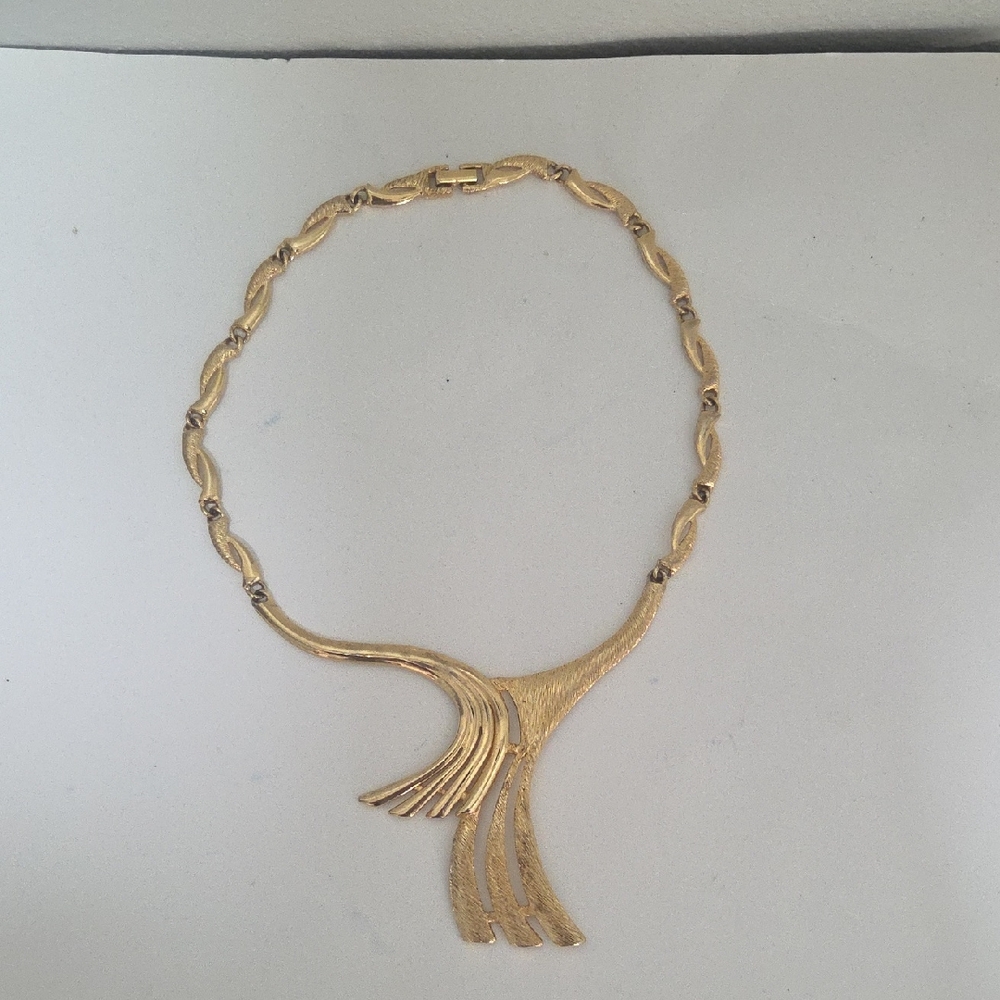 Vintage From The 1950s To The 1960s Beautiful Chocker Neclace